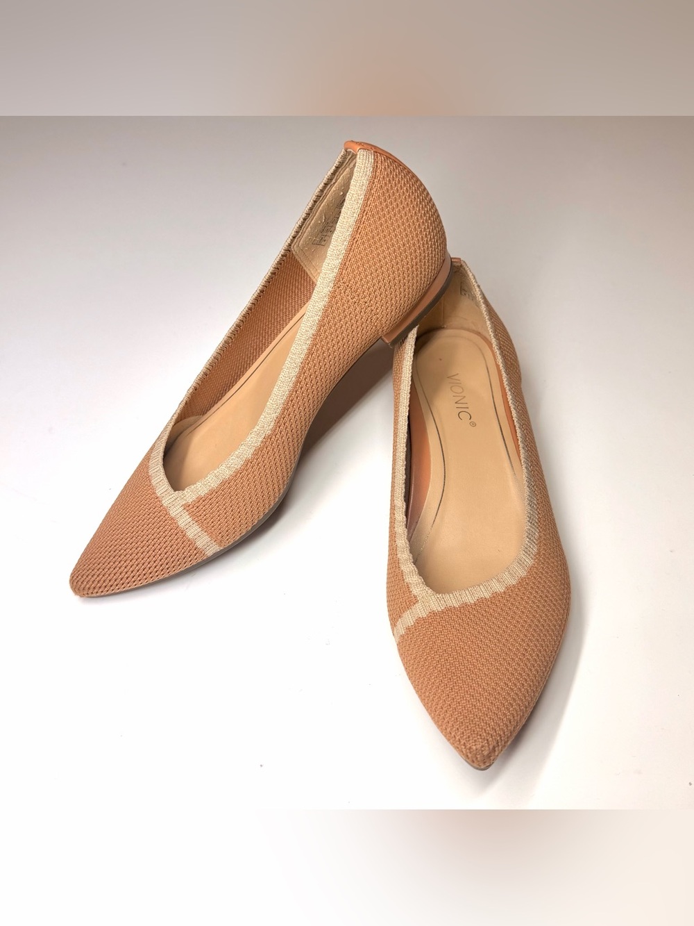Vionic Women’s Dahlia knit pointed-toe ballet flats Size- 6